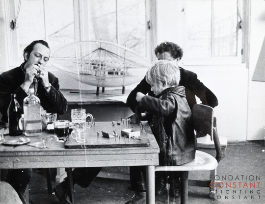 1968 ca Constant, Johnny en Tjarko Karijn, zoon Koert Wessing, Wittenburg | Foto Koert Stuyf