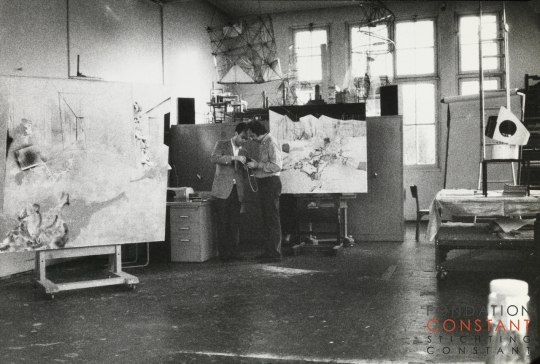 Constant Nieuwenhuys-Daniël Gervis and Constant in his studio, 1972
