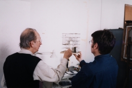 Constant Nieuwenhuys-Constant and Mark Wigley looking at the model ESR, 1998
