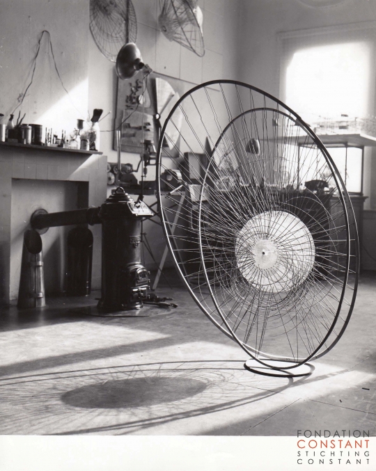 Constant in his studio at Henri Polaklaan