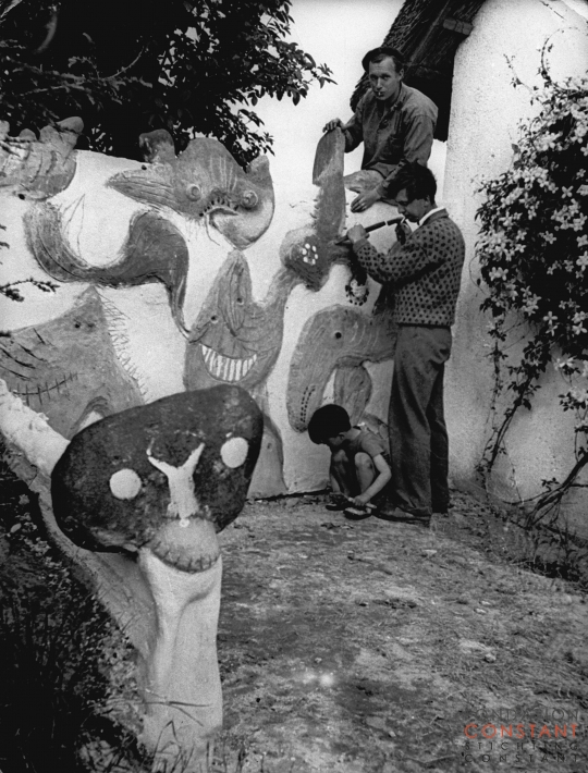 Jørgen Nash, Constant and Victor Nieuwenhuys in Tibirkelunde, Danmark, 1949