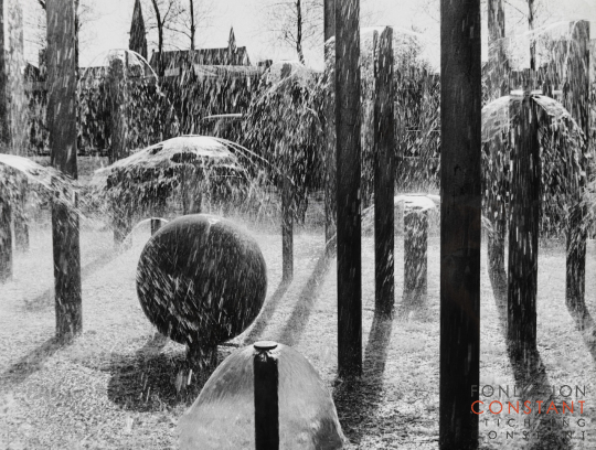 Constant Nieuwenhuys-Fontein in Leiden, 1968