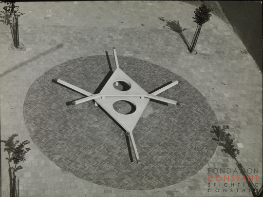 Constant Nieuwenhuys-Speelplastiek "De Spin", 1955-2