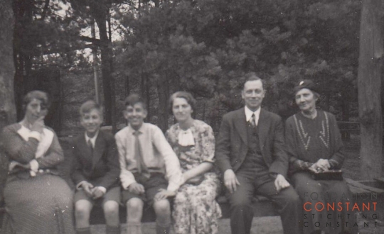 Constant and his familyConstant, Jan, Maria Cornelissen, Pieter Nieuwenhuys