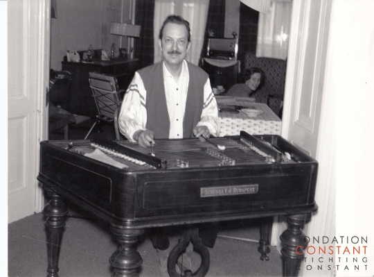 Constant playing the cymbalom at  Jenö Horvath his home