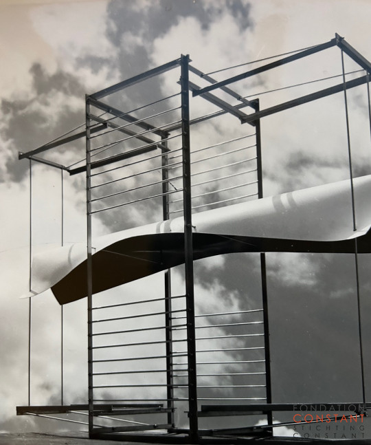 1955 Constructie met gebogen dak-photo Jan Versnel