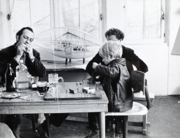 1968 ca Constant, Johnny en Tjarko Karijn, zoon Koert Wessing, Wittenburg | Foto Koert Stuyf