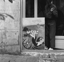 Constant with Verschroeide aarde [II] (1951), photo Violet Cornelisse, 1951