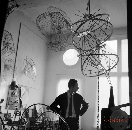 Constant in his studio, Henri Polaklaan, 1959