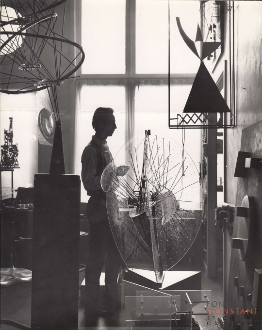 Constant in his studio at Henri Polaklaan