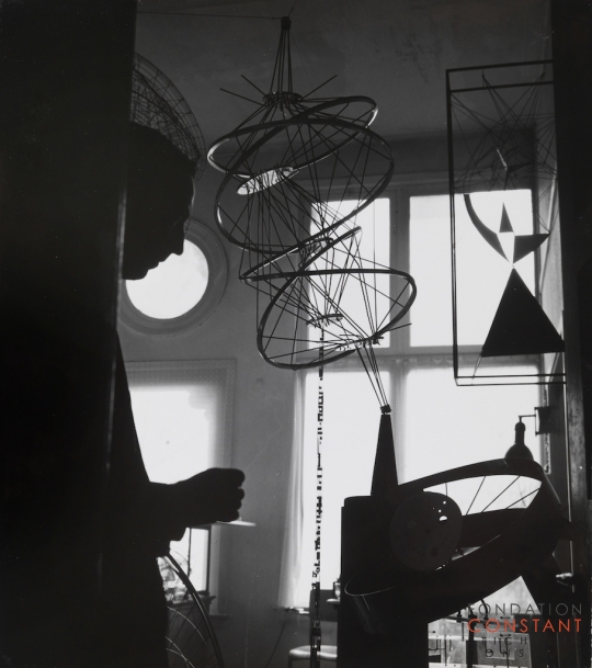 Constant Nieuwenhuys-Constant in his studio, 1960