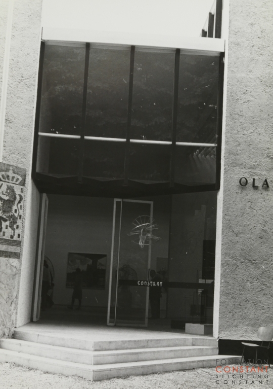Constant Nieuwenhuys-Entrance Dutch pavilion Venice Biennale II, 1966