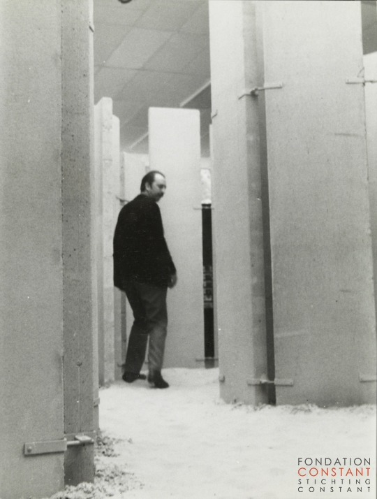 Constant Nieuwenhuys-Constant au Labyrinth, 1965