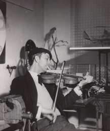Constant playing violin, 1959