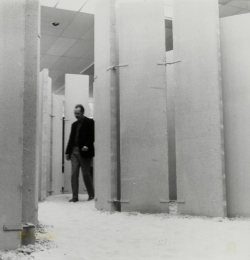 Constant Nieuwenhuys-Constant au Labyrinth II, 1965