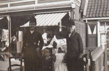 Constant and Jan in traditional Dutch costumes