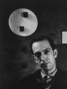 Constant Nieuwenhuys-Constant in front of Ambiance de Jeu, ca 1959