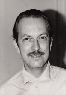 Portrait Constant wearing a white t-shirt